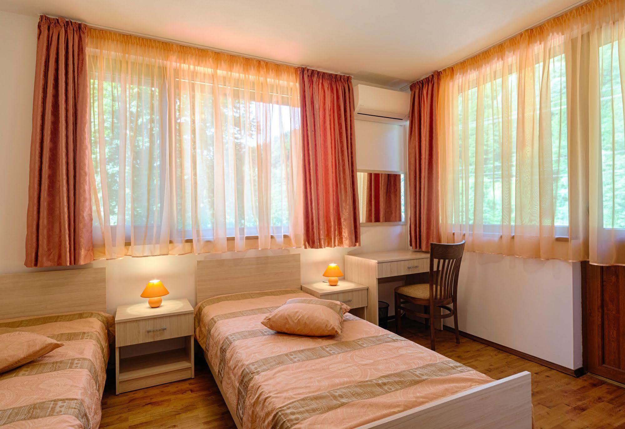 Guest House Vitora Ribaritsa エクステリア 写真