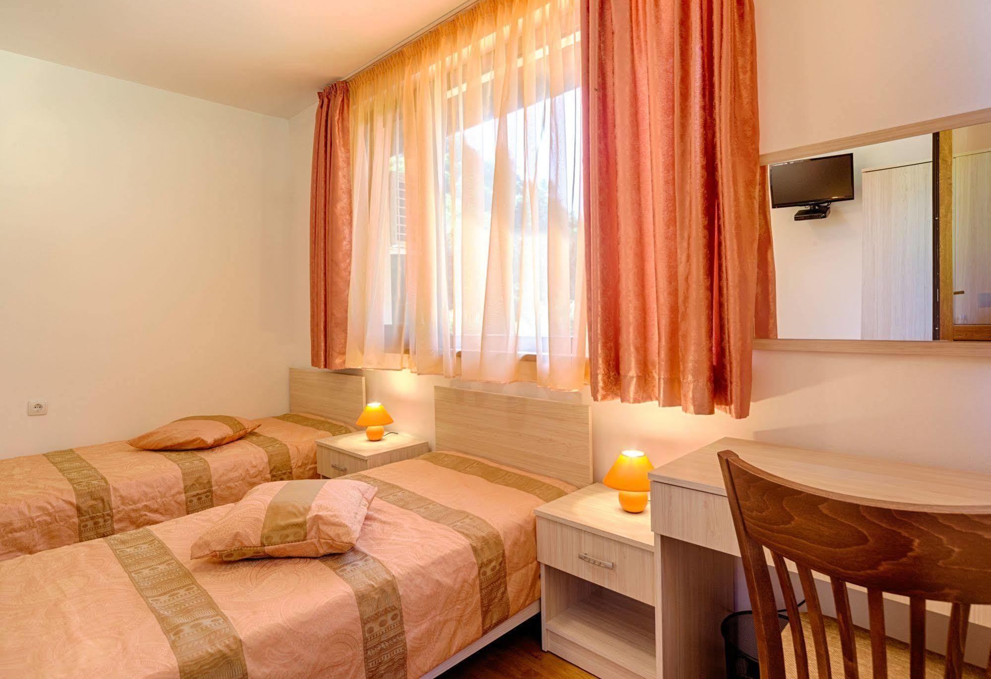 Guest House Vitora Ribaritsa エクステリア 写真